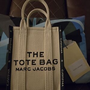 NWT Marc Jacobs Cream and Black Tote Bag with Bold Text